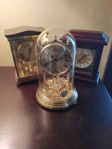 lot 263 image: 3 anniversary clocks