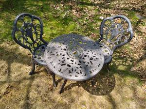 lot 317 image: Patio Table and Chairs