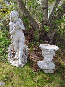 lot 326 image: Yard Dcor