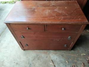 lot 335 image: Vintage Dixie Dresser