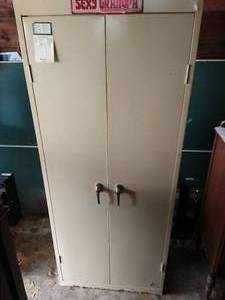 lot 339 image: Metal Cabinet