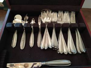 lot 364 image: Reed & Barton Silverware Set
