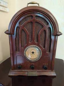 lot 370 image: Thomas Collectors Edition Radio