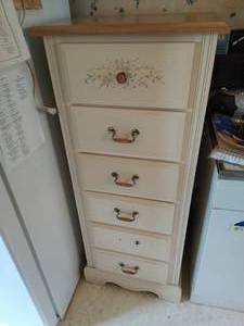 lot 372 image: Lingerie Chest