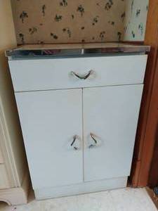 lot 373 image: Vintage Metal Cabinet