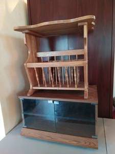 lot 389 image: Rolling TV Stand and Magazine Rack End Table