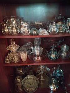 lot 404 image: Collection of Glassware for entertaining