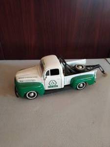 lot 408 image: Set of 3 cars