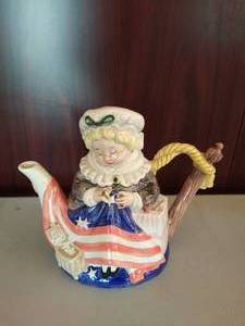 lot 7 image: Fitz and Floyd Collectors Series- Betsy Ross