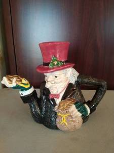 lot 15 image: Fitz and Floyd- Ebenezer Scrooge Teapot