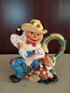 lot 31 image: Fitz and Floyd- Scarecrow Teapot