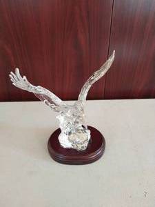 lot 52 image: Princess House Exclusive- Crystal Eagle with Base
