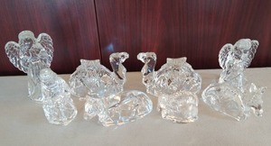 lot 57 image: Princess House- Crystal Nativity Set