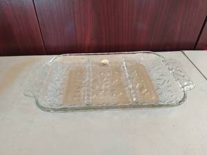 lot 65 image: Princess House Fantasia- 3-Section Crystal Serving Dish