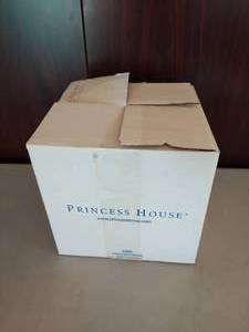 lot 67 image: Princess House Fantasia- Sixteen Red Crystal Glasses