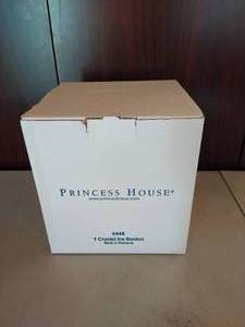 lot 82 image: Princess House- Crystal Ice Bucket