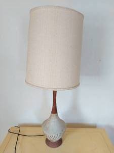 lot 153 image: Mid Century Lamp
