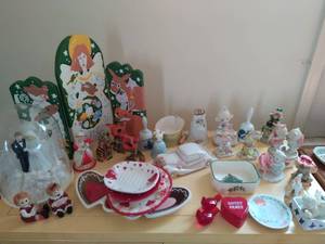 lot 161 image: Collection of Figurines