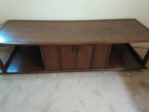 lot 170 image: Vintage Rolling Entertainment Stand
