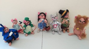 lot 174 image: Annalee Wizard Of Oz Themed Set