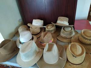 lot 424 image: Collection of Hats