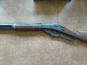 lot 426 image: Daisy Toy BB Gun