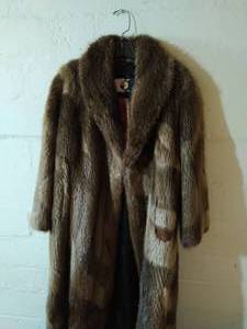 lot 430 image: Womens Fur Coat