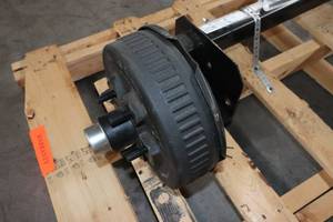 lot 10 image: New 3500# Trailer Axle - 5 bolt