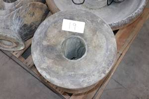 lot 19 image: Water Fountain wPump