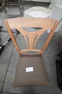 lot 31 image: RV Chair
