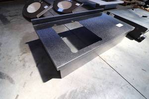lot 52 image: Metal Outdoor Sink holder