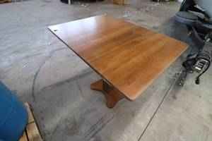 lot 57 image: New Dinette Table wextension