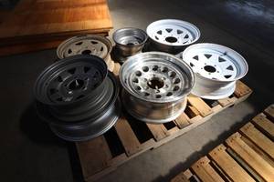 lot 95 image: Misc RIms