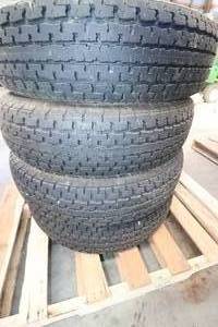 lot 107 image: (4) Trailer Tires 23580R16