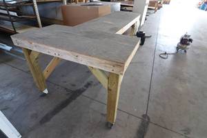 lot 123 image: Rolling Bench