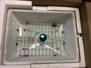 White Ceramic 20 in. Single Bowl Farmhouse Apron-Front Kitchen Sink with Grid and Strainer Customer Returns See Pictures