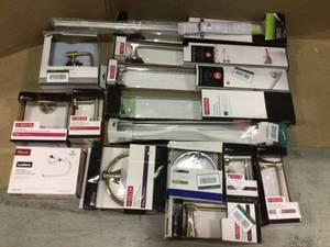 MIX LOT DELTA OF TOWEL BAR &amp  TOWEL RING Customer Returns See Pictures