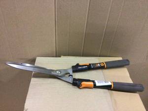 9 in. Power-Lever Steel Blade Telescoping Steel Handle Hedge Shears by Fiskars Customer Returns See Pictures