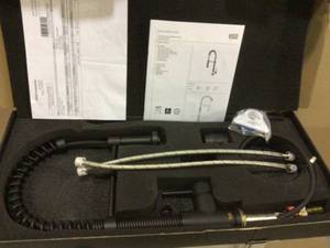 Edison Single-Handle Pull-Down Sprayer Kitchen Faucet in Matte Black Customer Returns See Pictures