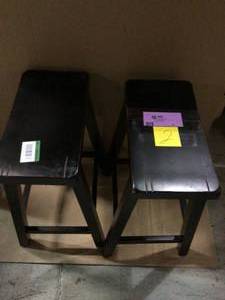 24-inch Wooden Counter Stools Black (Set of 2)&nbsp&nbspCustomer Returns See Pictures&nbsp