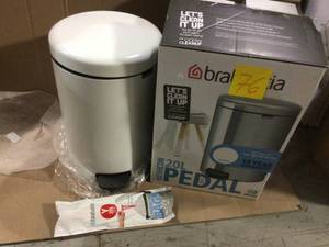 5.3 Gal. White Steel Step-On Trash Can&nbsp&nbspCustomer Returns See Pictures&nbsp