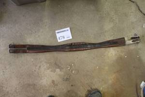 lot 478 image: Leather English Girth Band 52L