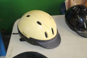 lot 486 image: Troxel Riding Helmet Small