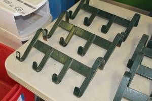 lot 433 image: Lot of (3) Metal Over-Door Hook 4-hook 14W