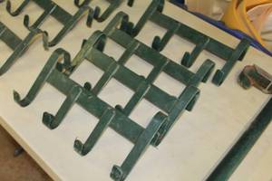 lot 434 image: Lot of (4) Metal Over-Door Hook 4-hook 14W