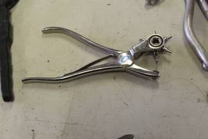 lot 566 image: Stainless Steel Leather Punch