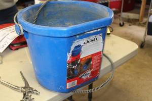 lot 571 image: Heated Bucket 20FB