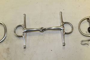 lot 585 image: Full Cheek Bit  5-14