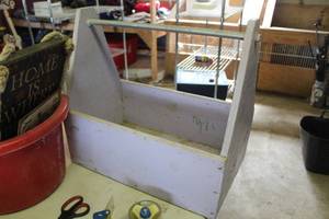 lot 597 image: Wood Grooming Tote with Metal Handle 22Lx13Wx30H