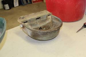 lot 596 image: Automatic Water Bowl